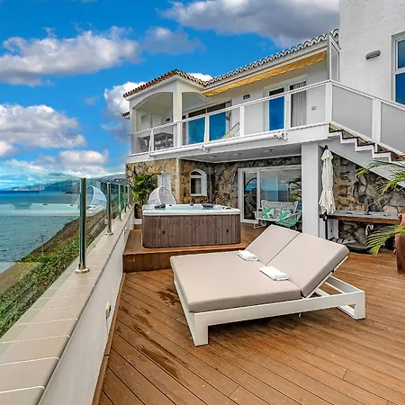 Jacuzzi With Ocean View Apartment *
